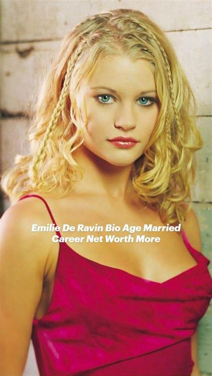 Emilie De Ravin | Bio, Age, Net Worth, Relationship, Career