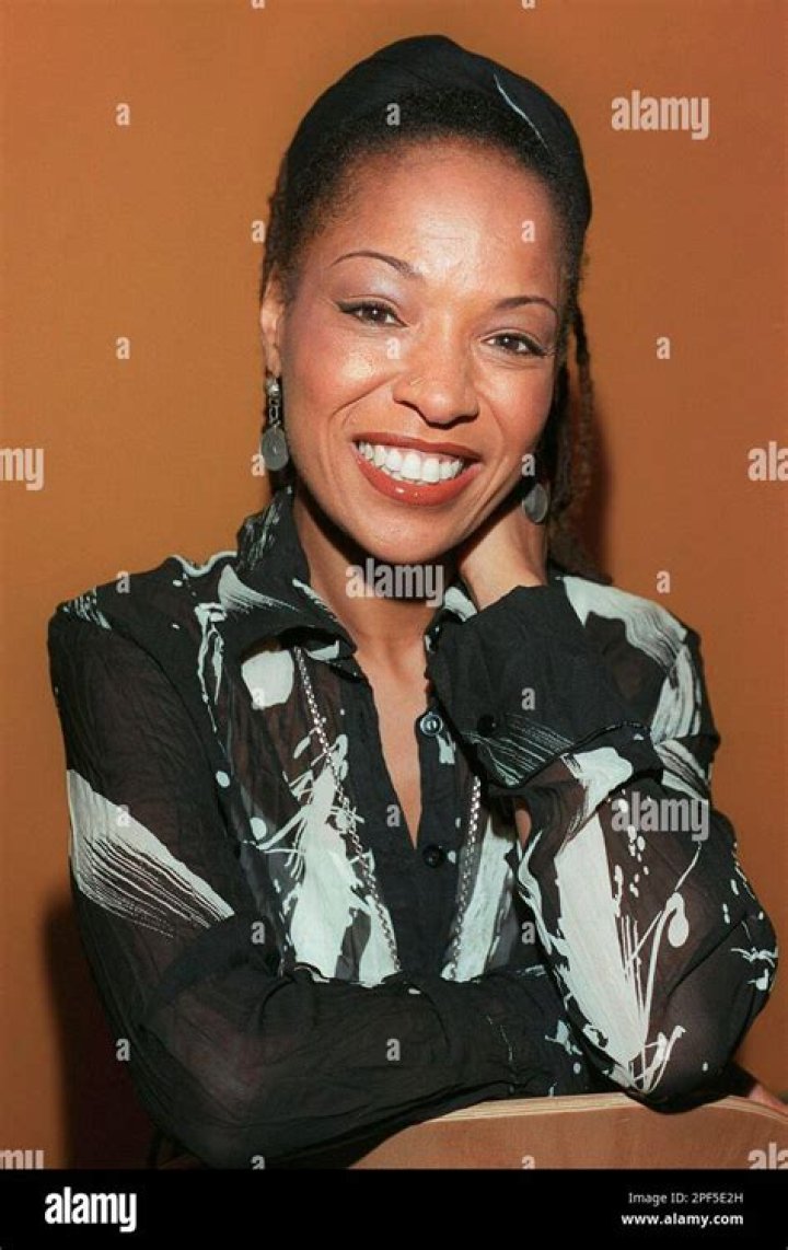Lisa Simone Kelly