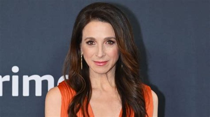 Mona Kattan- Net Worth, Bio, Dating, Height, Career