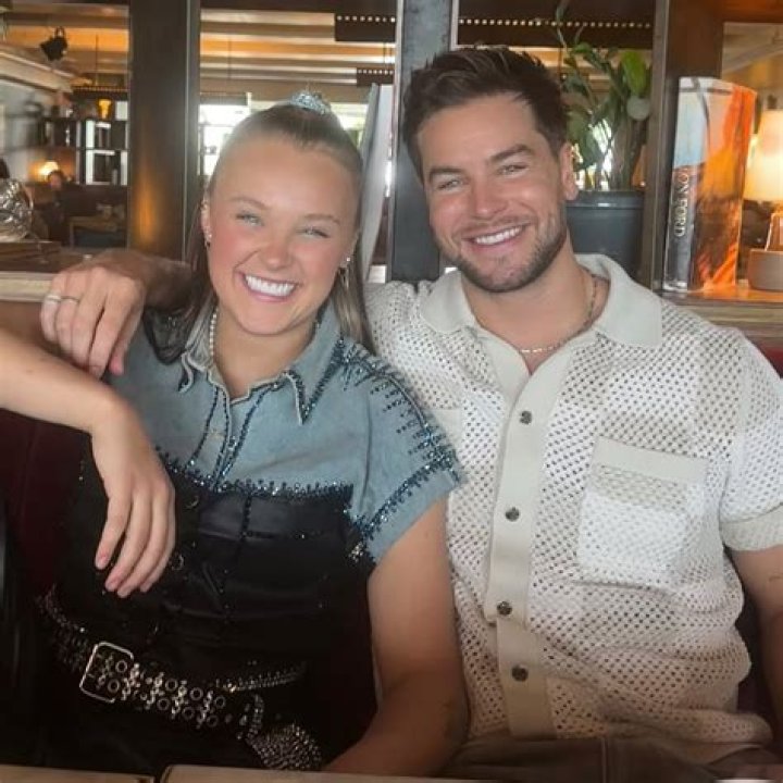 Who Is The Boyfriend Of Whitney Cummings | Dating